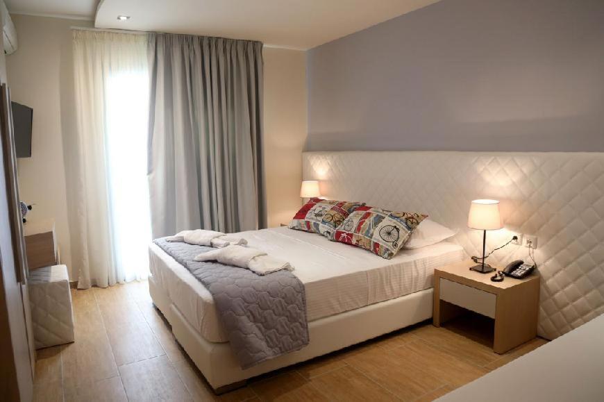 Kasta Beach Hotel Ofrínion Dış mekan fotoğraf